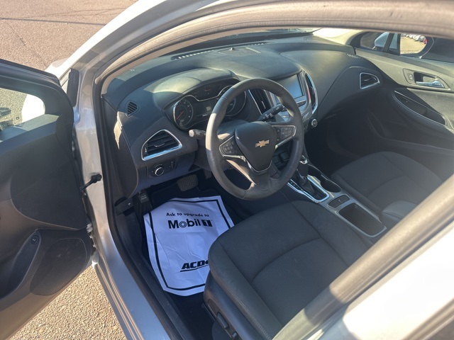 2016 Chevrolet Cruze LT Image 14 of 24