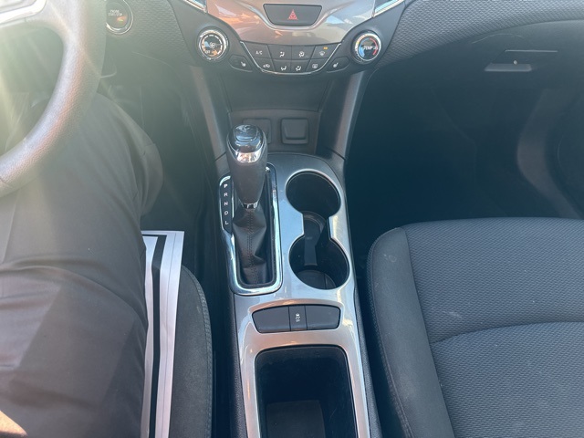 2016 Chevrolet Cruze LT Image 17 of 24