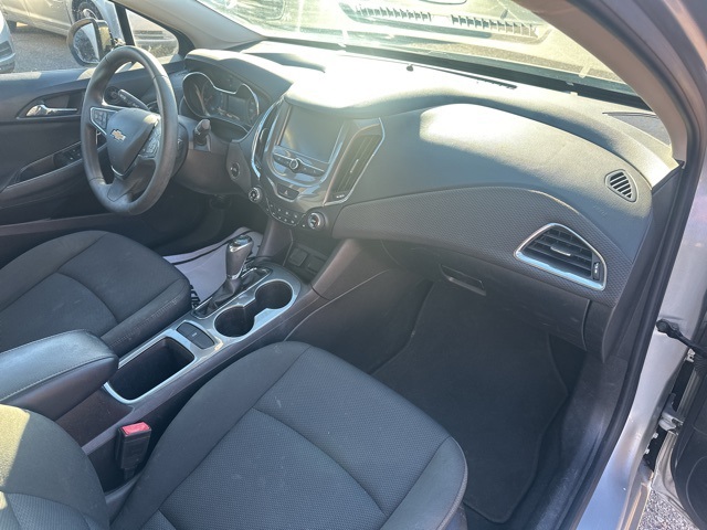 2016 Chevrolet Cruze LT Image 21 of 24