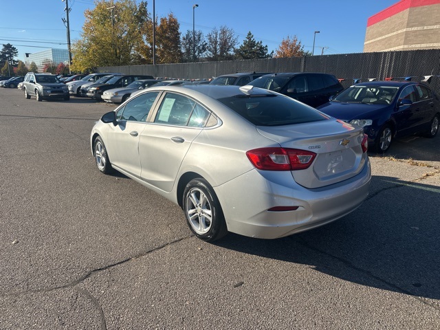 2016 Chevrolet Cruze LT Image 6 of 24