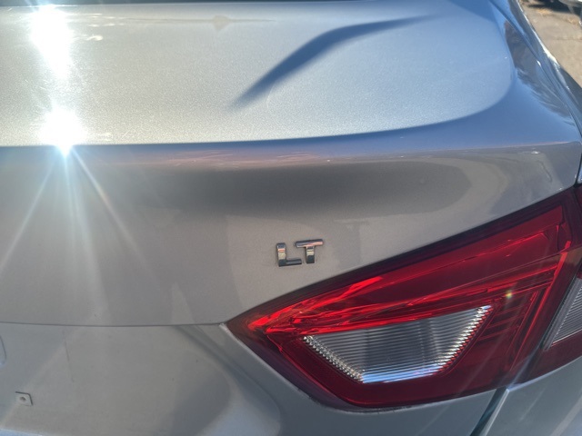 2016 Chevrolet Cruze LT Image 20 of 24