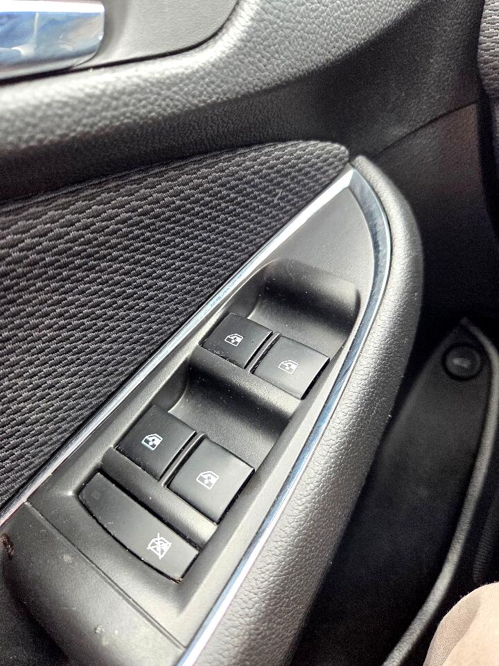 2016 Chevrolet Cruze LT Image 24 of 28