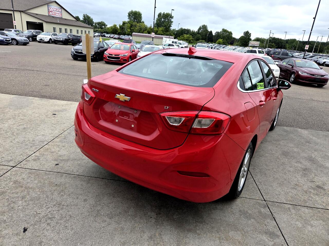 2016 Chevrolet Cruze LT Image 5 of 28
