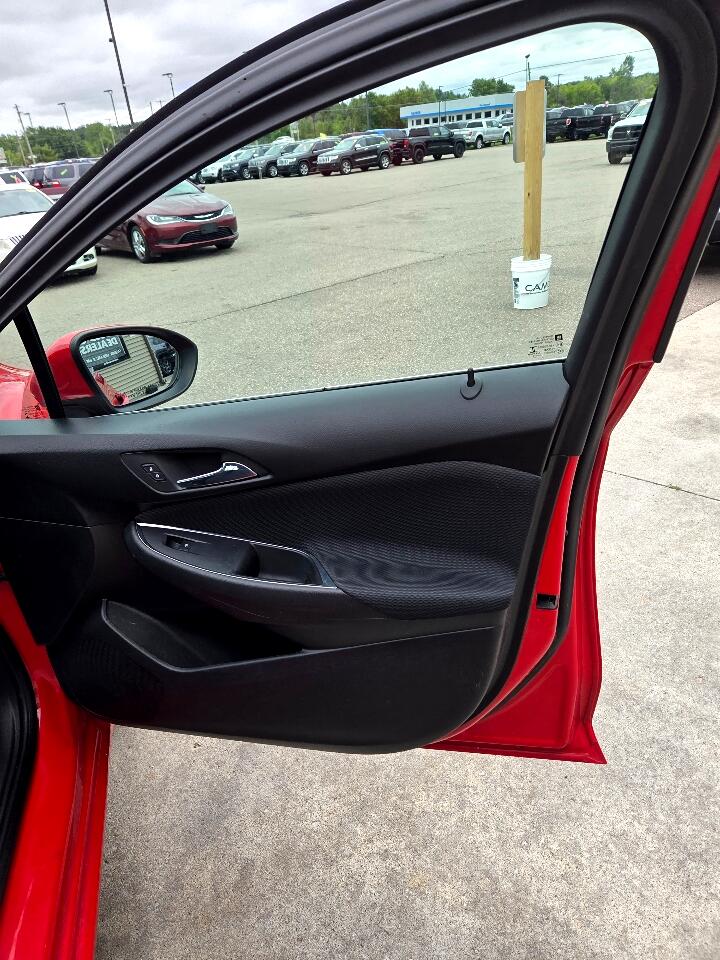 2016 Chevrolet Cruze LT Image 12 of 28