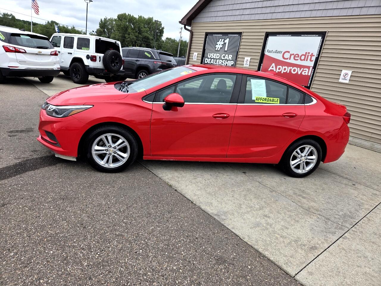 2016 Chevrolet Cruze LT Image 8 of 28