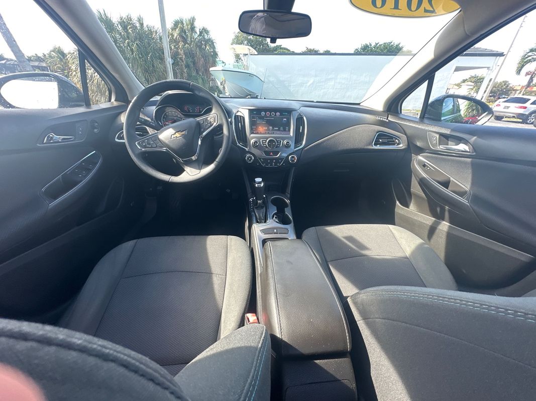 2016 Chevrolet Cruze LT Image 14 of 21