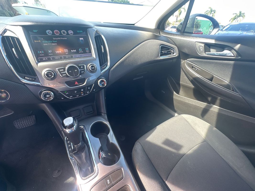 2016 Chevrolet Cruze LT Image 20 of 21