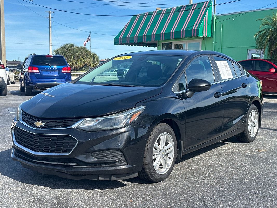 2016 Chevrolet Cruze LT Image 1 of 21