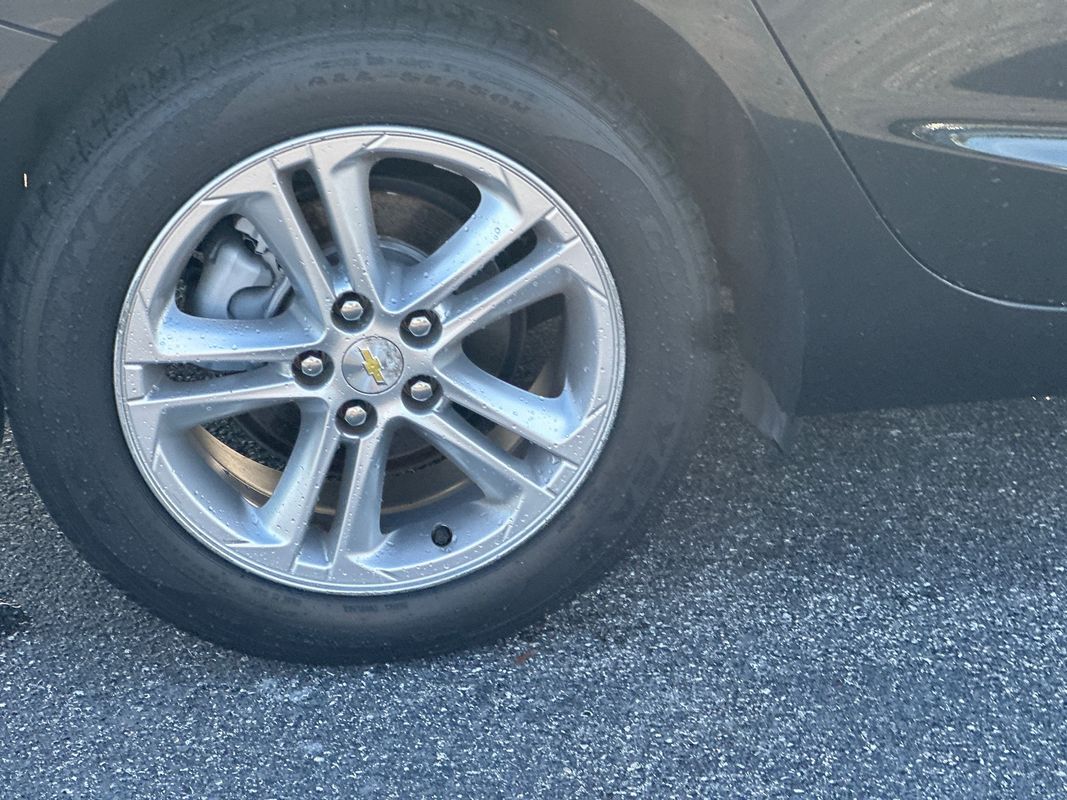 2016 Chevrolet Cruze LT Image 12 of 21