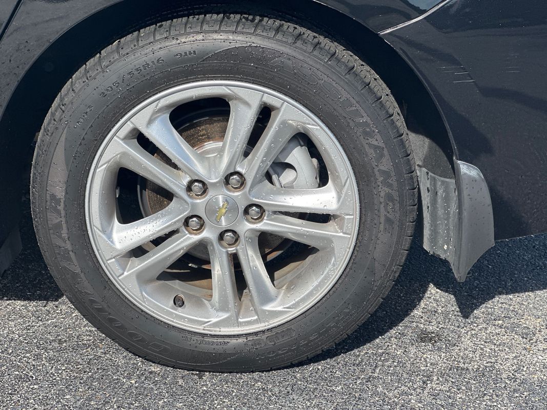 2016 Chevrolet Cruze LT Image 10 of 21