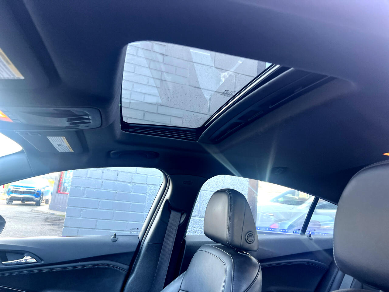 2016 Chevrolet Cruze Premier Image 6 of 8