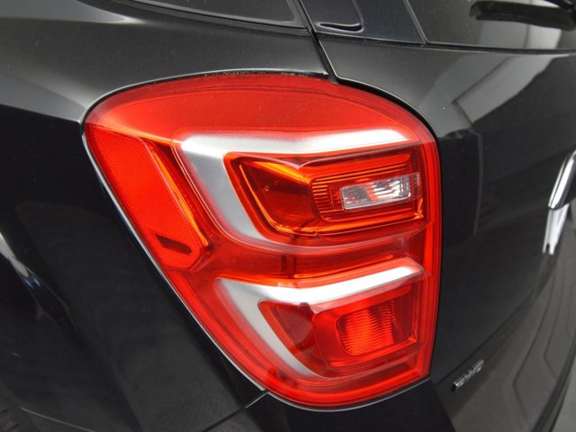 Vehicle image 34 of 40