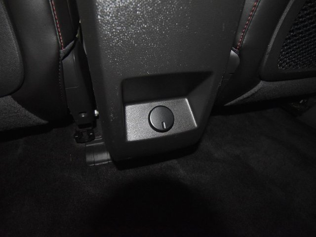Vehicle image 31 of 40