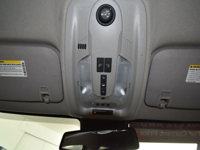 Vehicle image 37 of 40