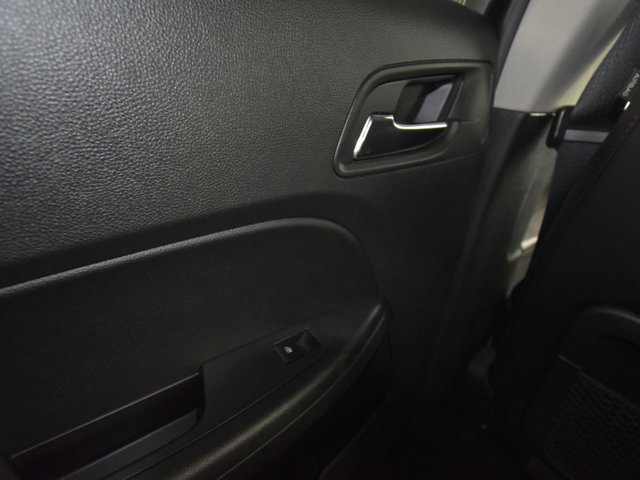 Vehicle image 27 of 40