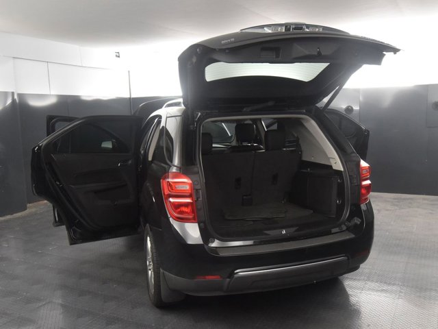 Vehicle image 38 of 40