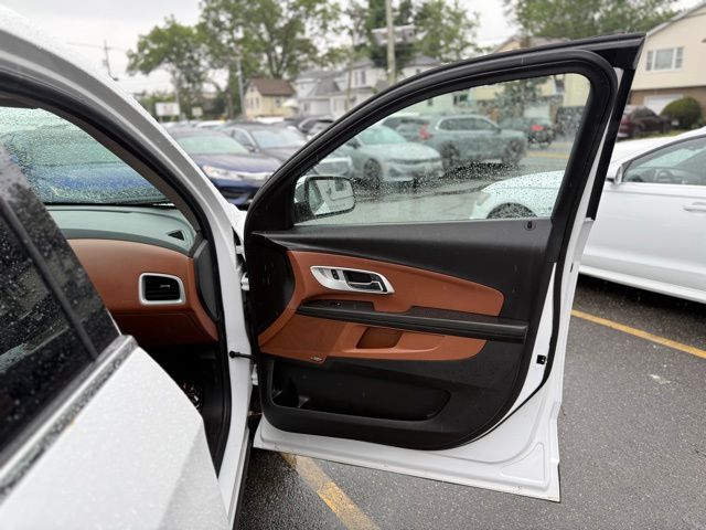 Vehicle image 24 of 46