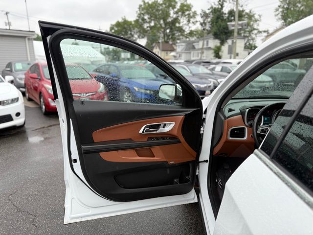 Vehicle image 13 of 46