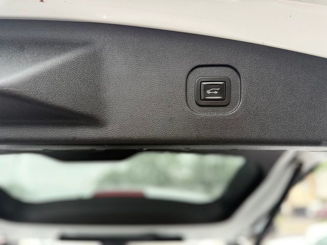 Vehicle image 12 of 46