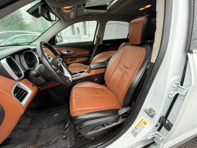 Vehicle image 17 of 46