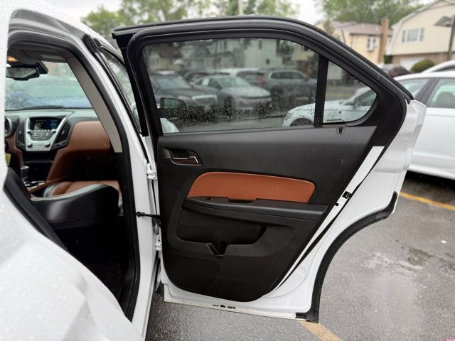 Vehicle image 21 of 46