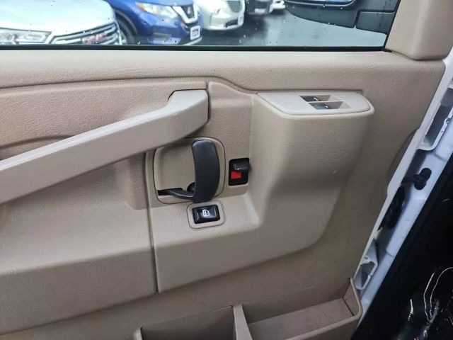 Vehicle image 14 of 20