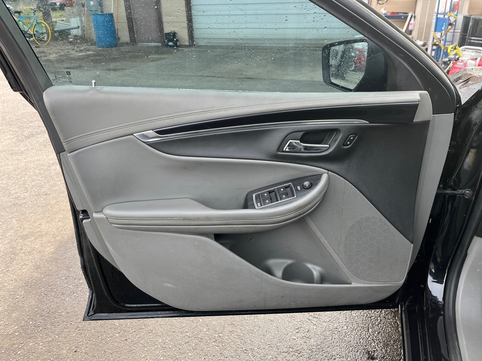 Vehicle image 18 of 36
