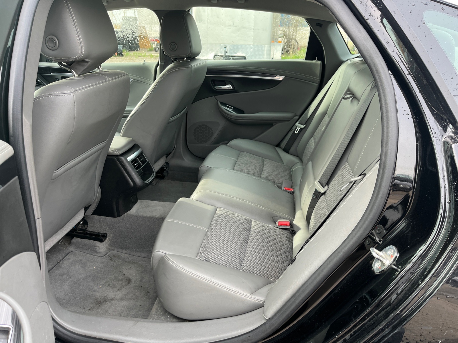 Vehicle image 26 of 36
