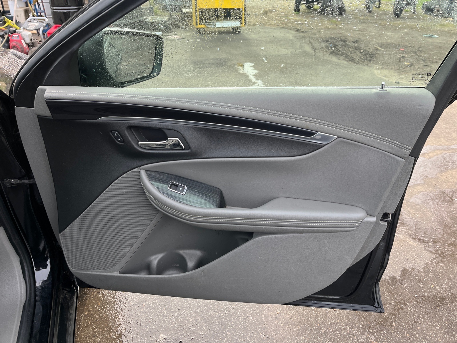 Vehicle image 17 of 36