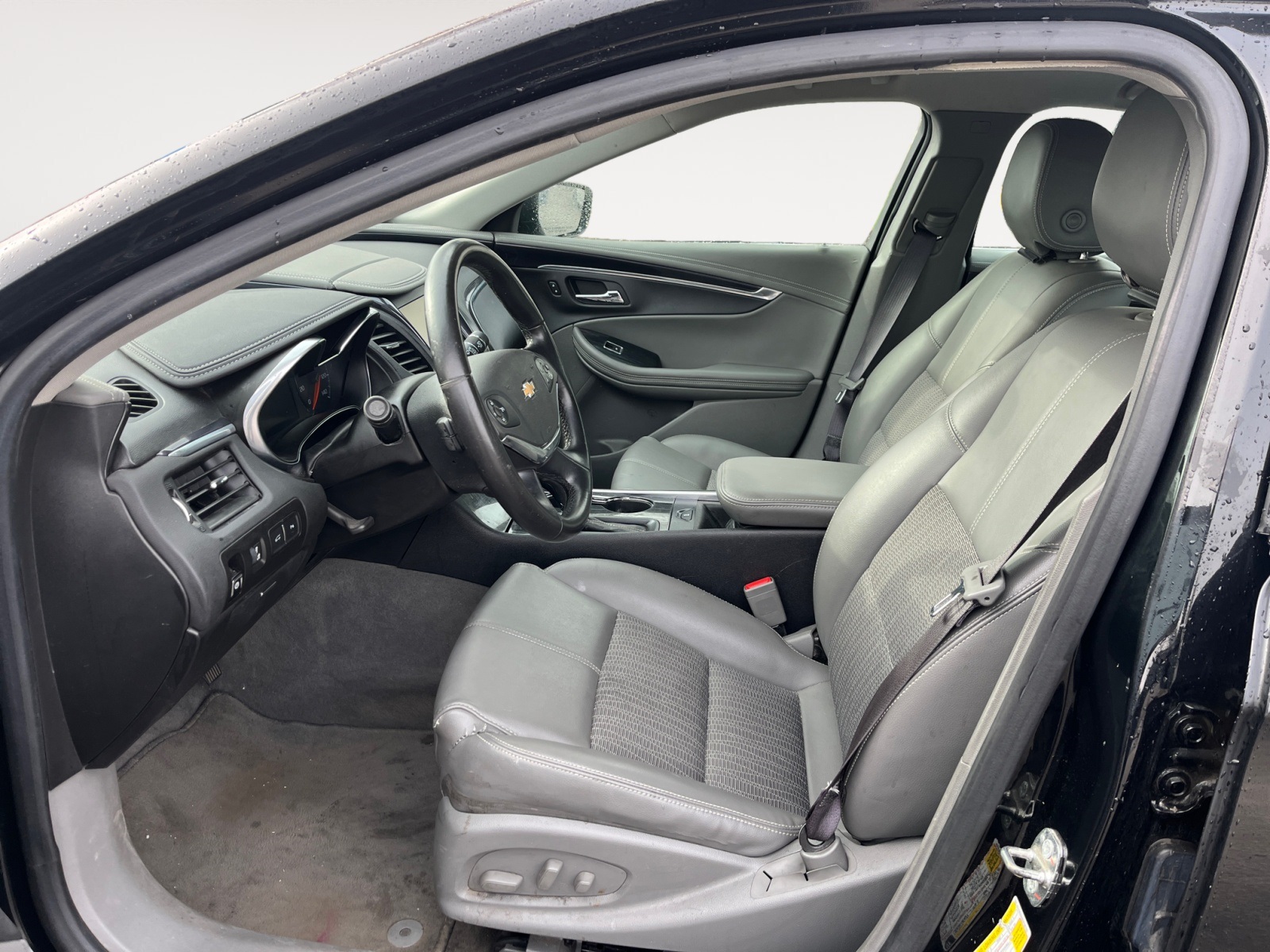 Vehicle image 9 of 36
