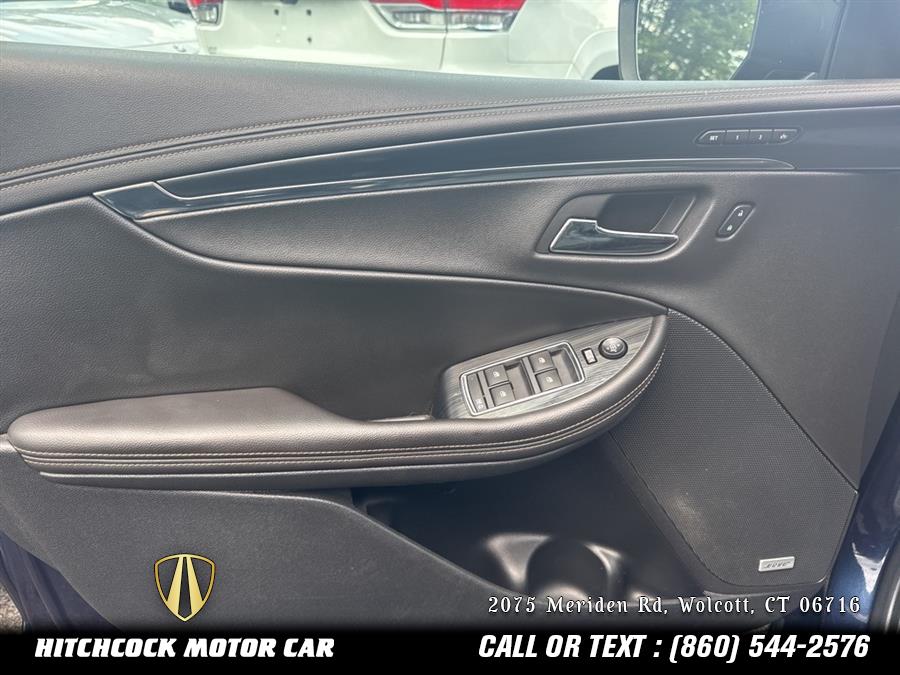Vehicle image 37 of 52