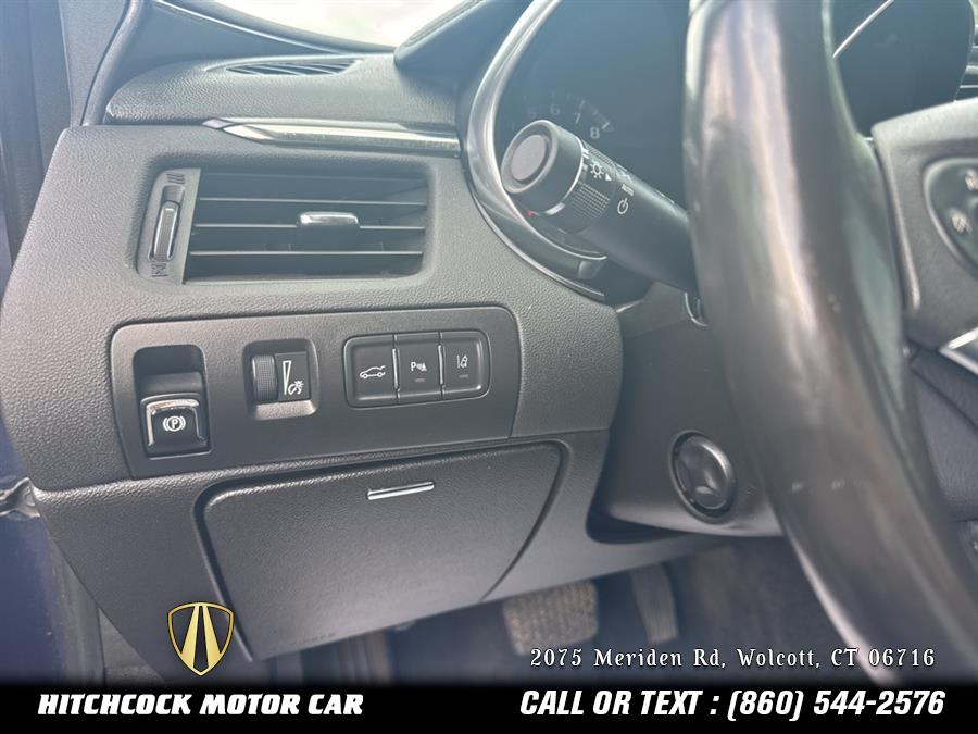 Vehicle image 41 of 52