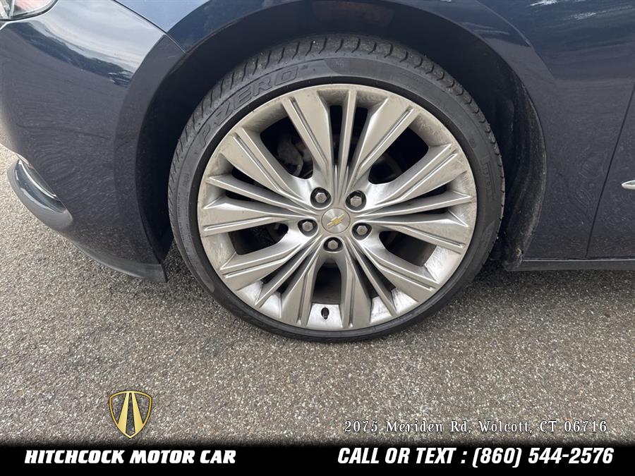 Vehicle image 27 of 52