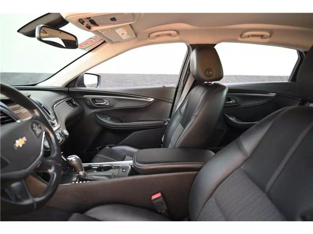 Vehicle image 20 of 30