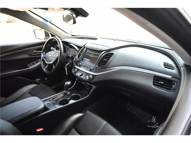Vehicle image 13 of 30