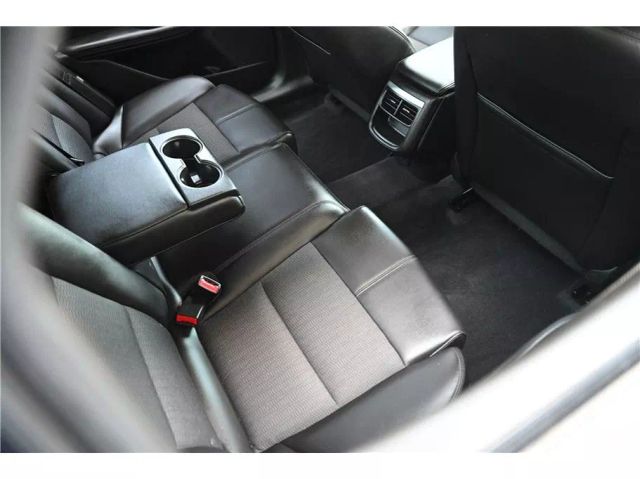 Vehicle image 15 of 30