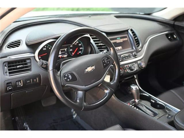 Vehicle image 23 of 30