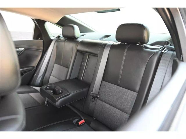 Vehicle image 17 of 30