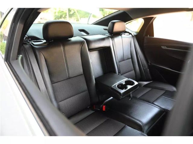 Vehicle image 14 of 30