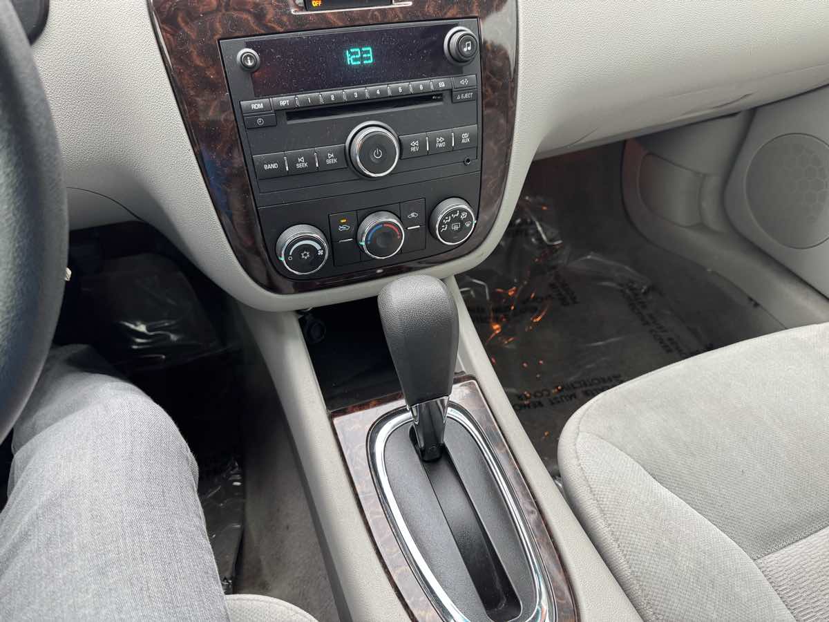 2016 Chevrolet Impala Limited LS Image 11 of 14