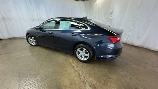 2016 Chevrolet Malibu LS Image 9 of 29