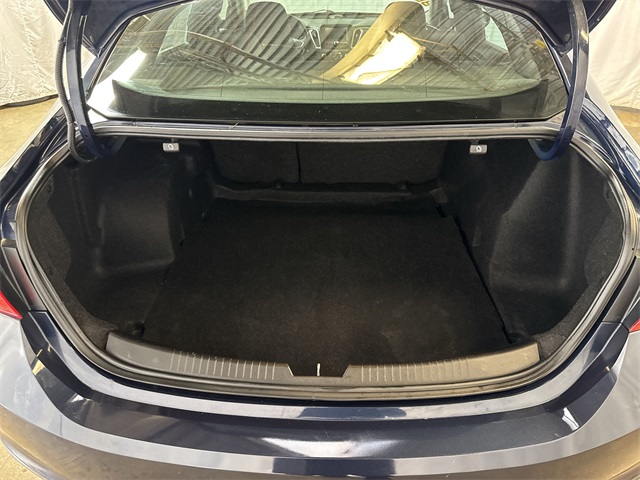 2016 Chevrolet Malibu LS Image 11 of 29