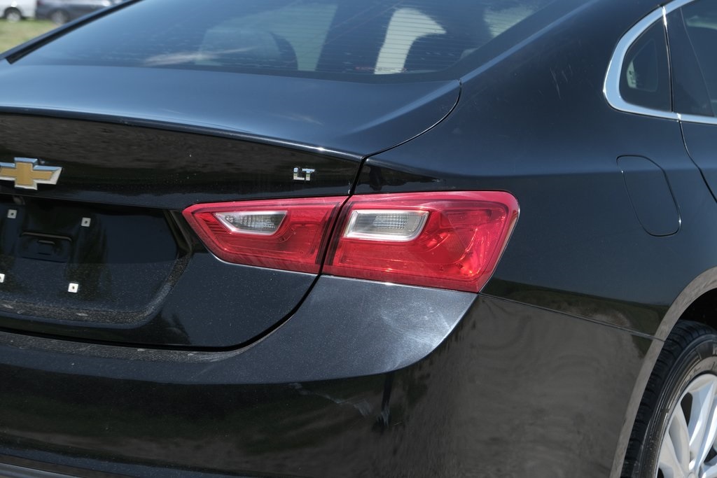 Vehicle image 27 of 34