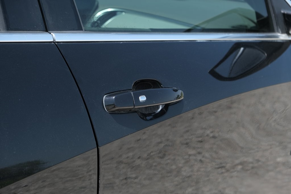 Vehicle image 24 of 34