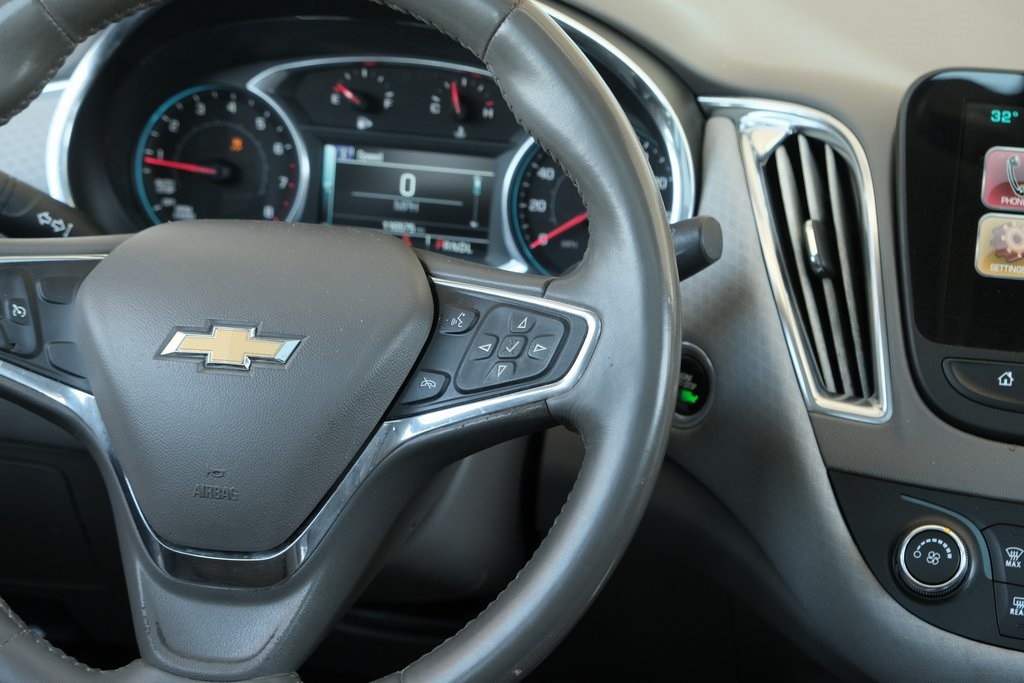 Vehicle image 28 of 34