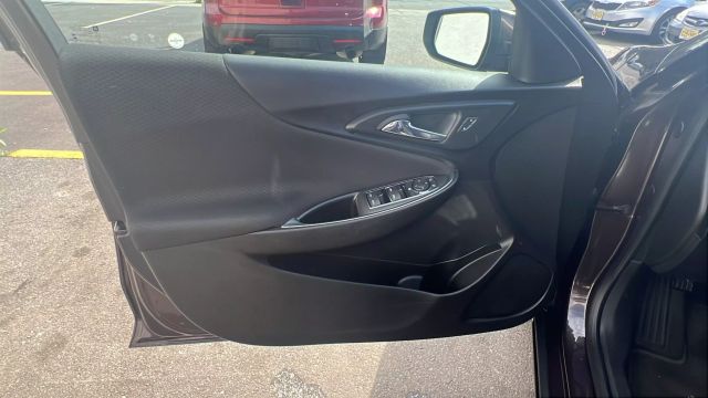 Vehicle image 18 of 30