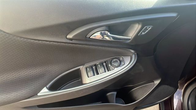 Vehicle image 19 of 30