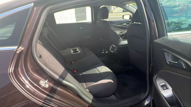 Vehicle image 25 of 30