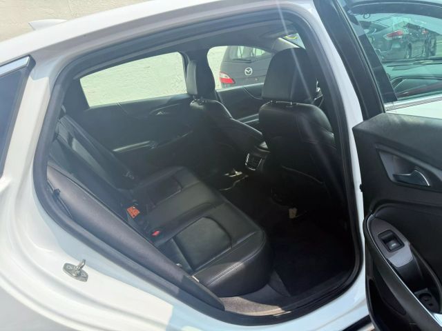 Vehicle image 27 of 39