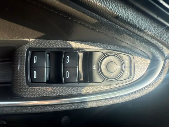 Vehicle image 23 of 39